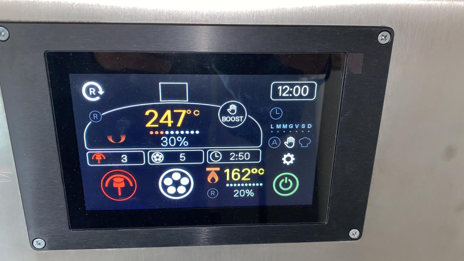 Four électrique rotatif pizza MAM 490° : four professionnel à sole rotative Ø115 cm, conçu pour une cuisson homogène et rapide.