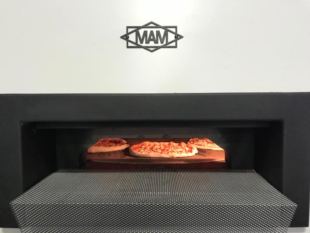 Four électrique rotatif pizza MAM 490° : four professionnel à sole rotative Ø115 cm, conçu pour une cuisson homogène et rapide.