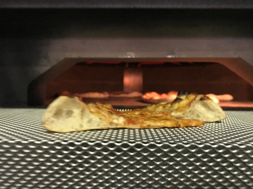 Four électrique rotatif pizza MAM 490° : four professionnel à sole rotative Ø115 cm, conçu pour une cuisson homogène et rapide.