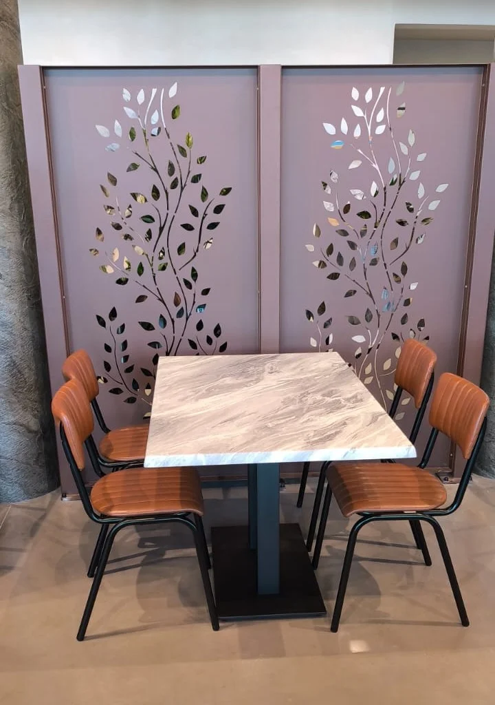 Table à plateau décor pierre grise et piètement central Modulys Concept